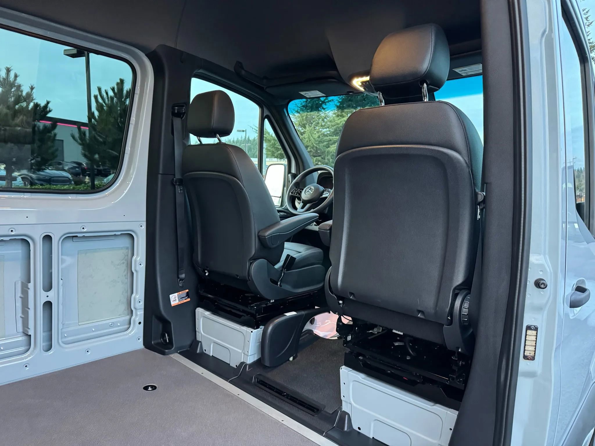 Used 2021 Mercedes-Benz Sprinter 3500 image 26