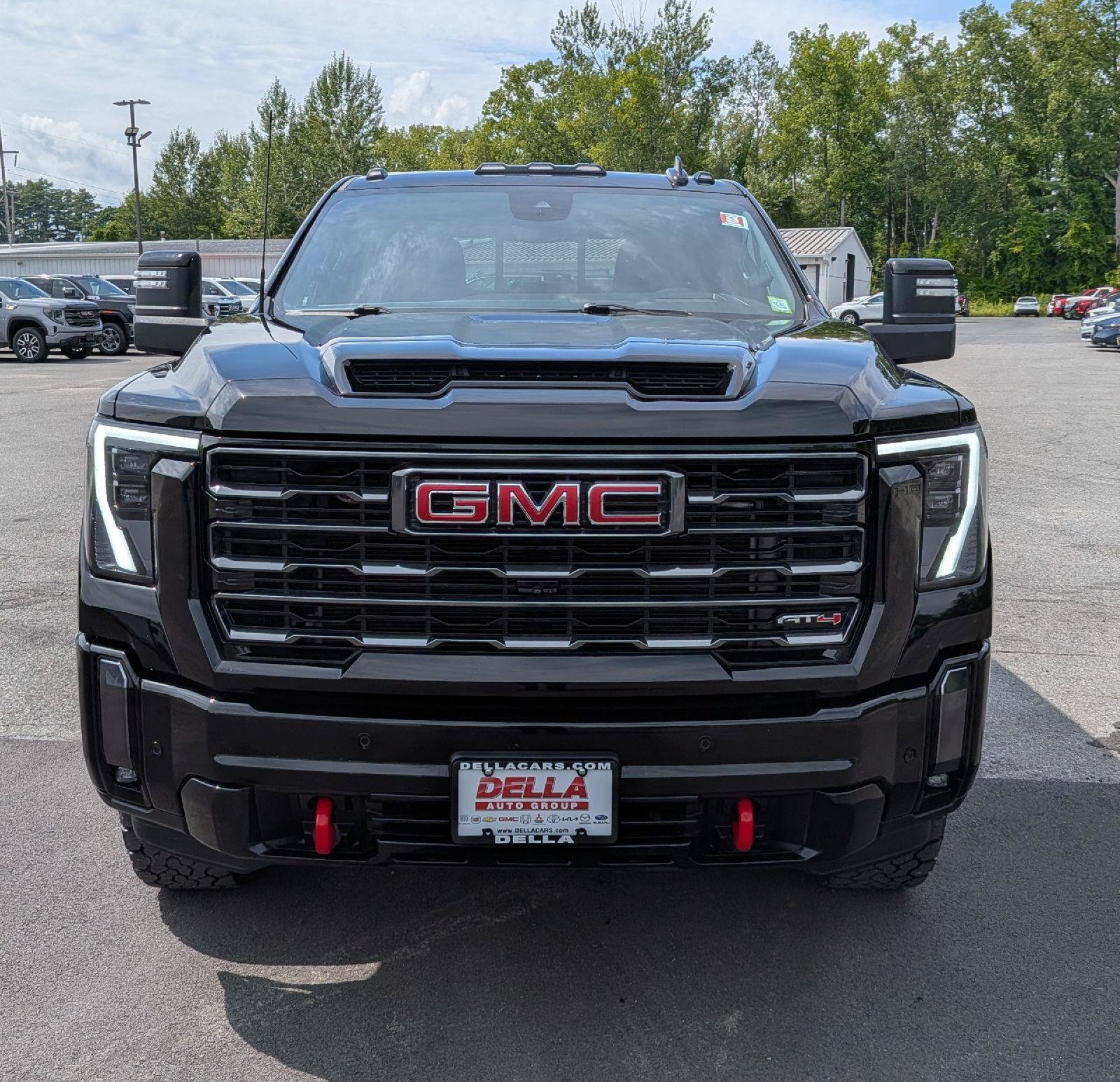 Used 2024 GMC Sierra 2500 AT4 w/ Technology Package AWD/4WD image 2