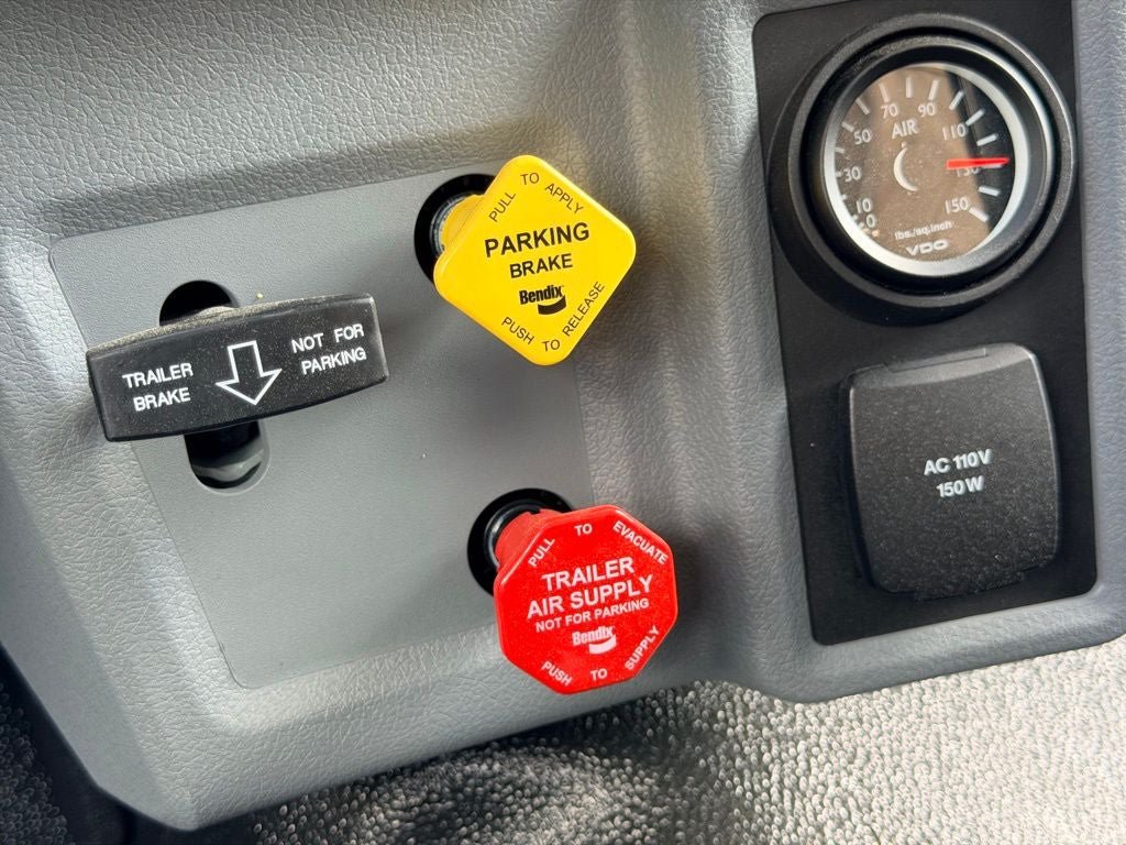 New 2027 Ford F750 2WD Regular Cab Super Duty image 17