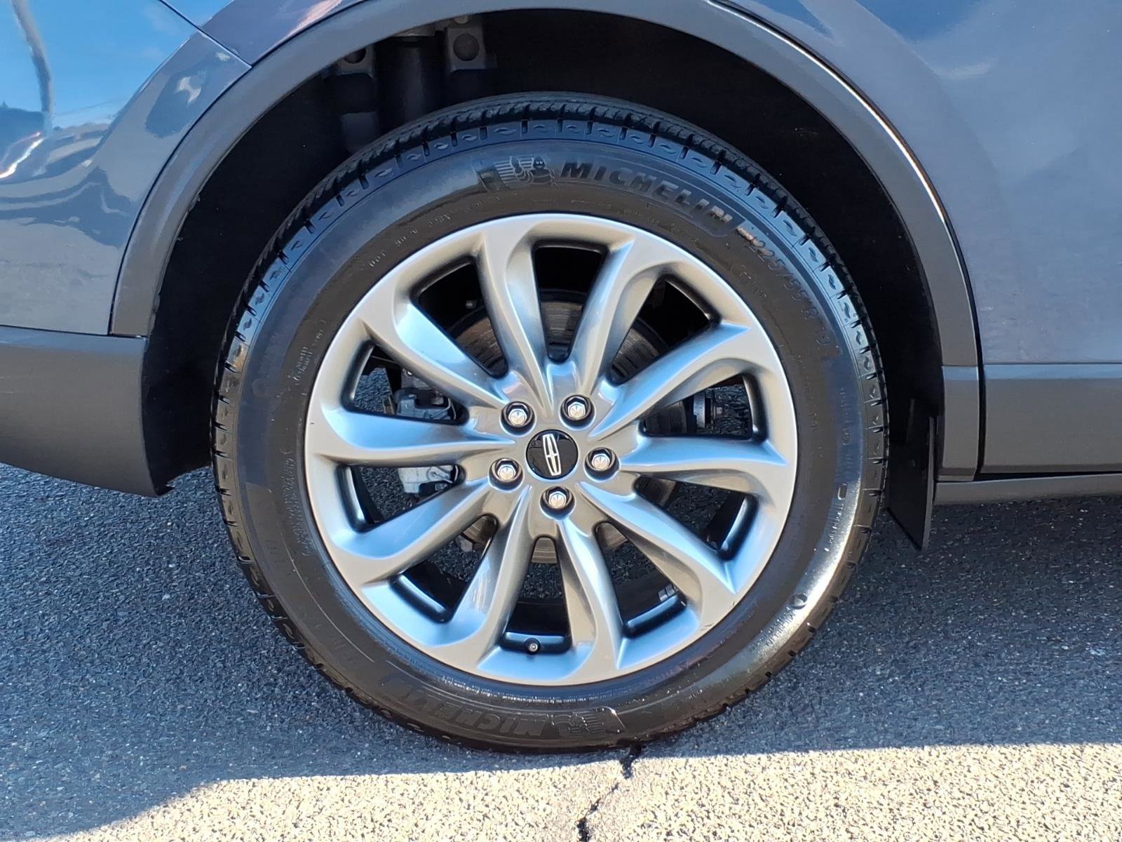 Used 2022 Lincoln Corsair AWD w/ Premium Package image 8