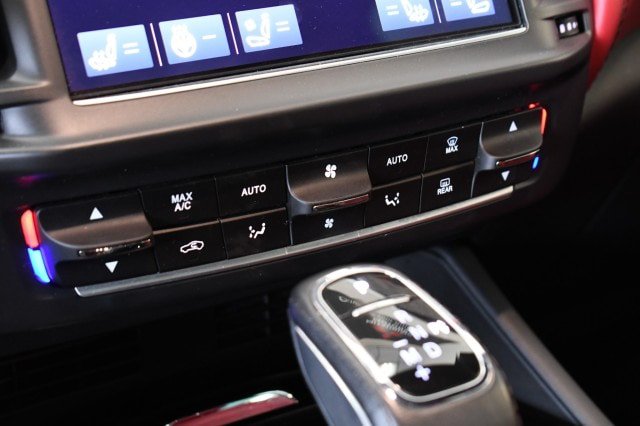 Used 2023 Maserati Levante GT AWD/4WD image 44