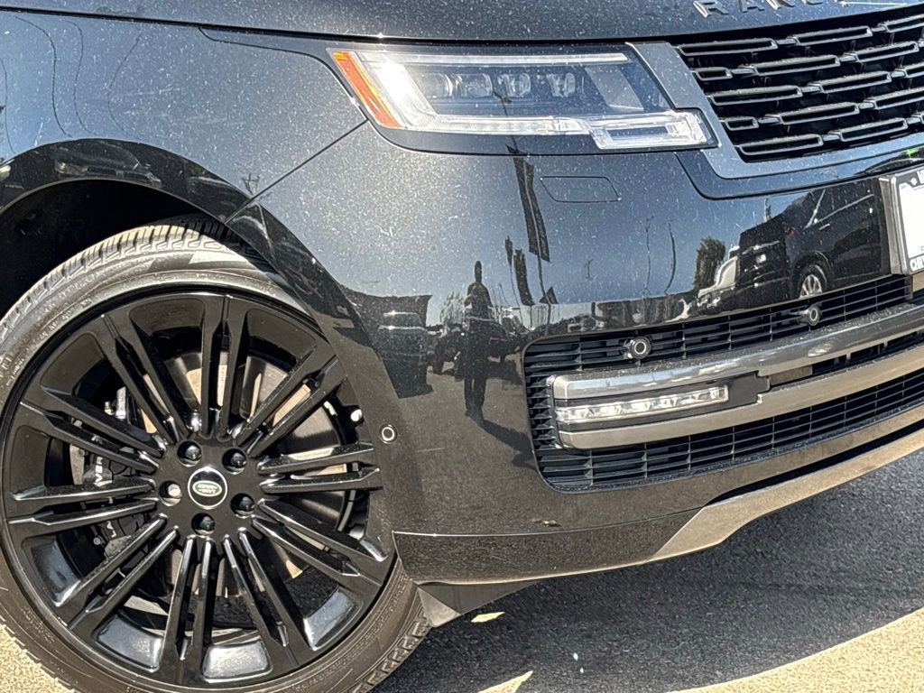 Used 2023 Land Rover Range Rover First Edition image 5
