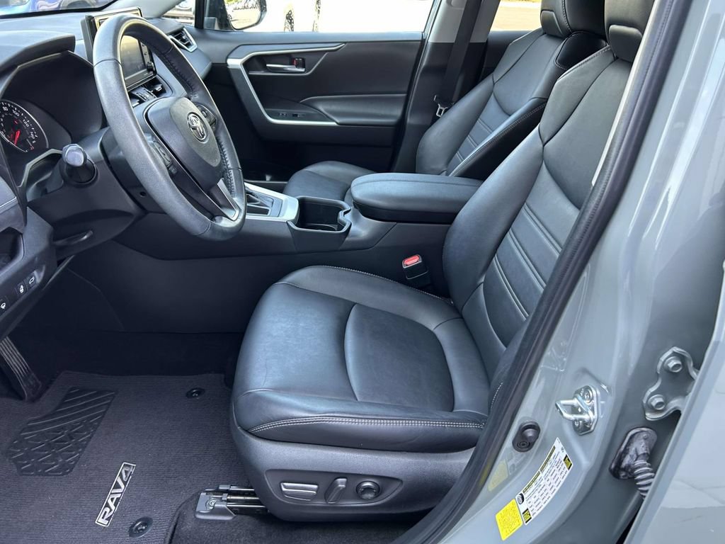 Used 2022 Toyota RAV4 XLE Premium FWD image 12