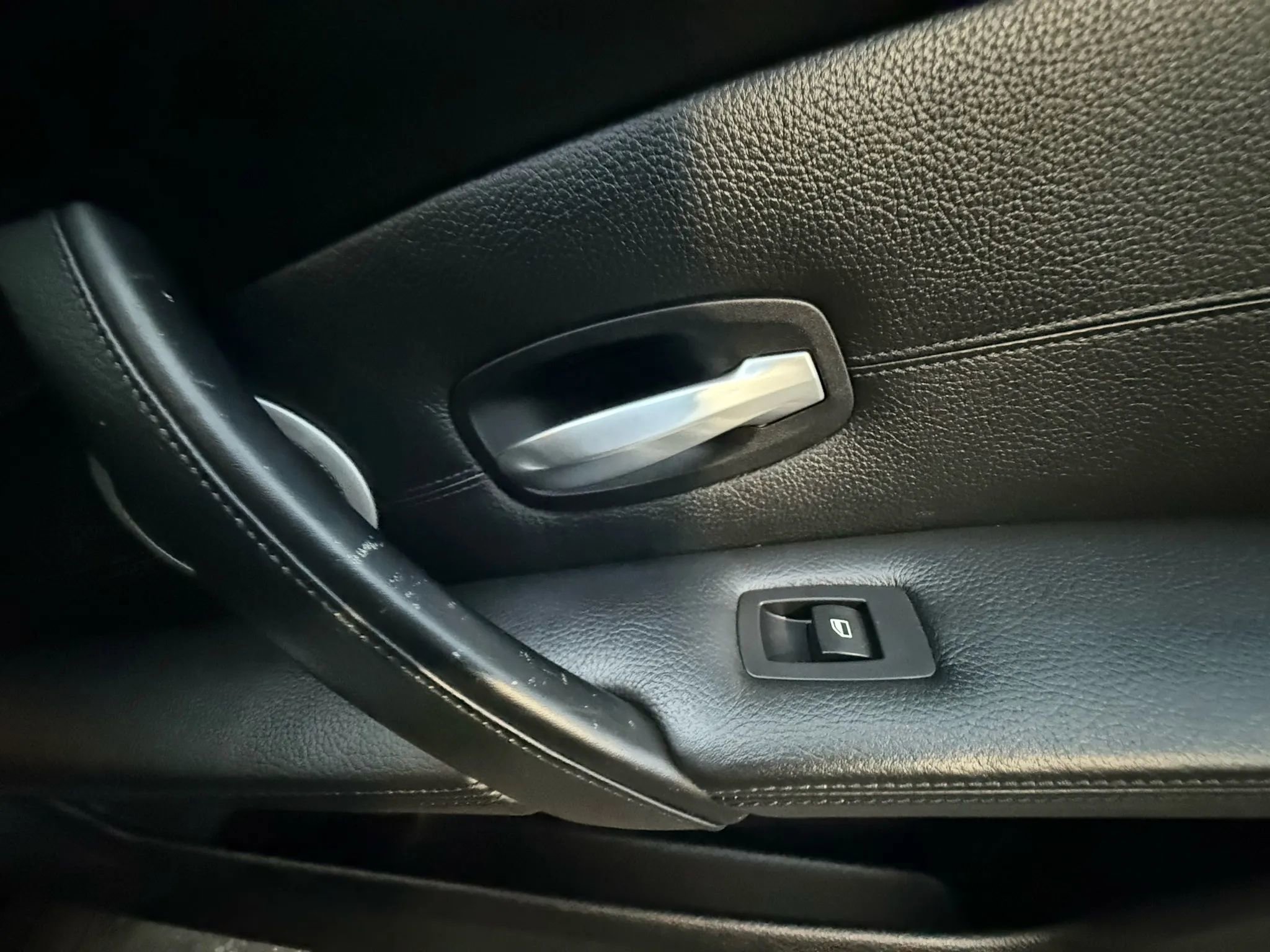 Used 2010 BMW M5 image 29