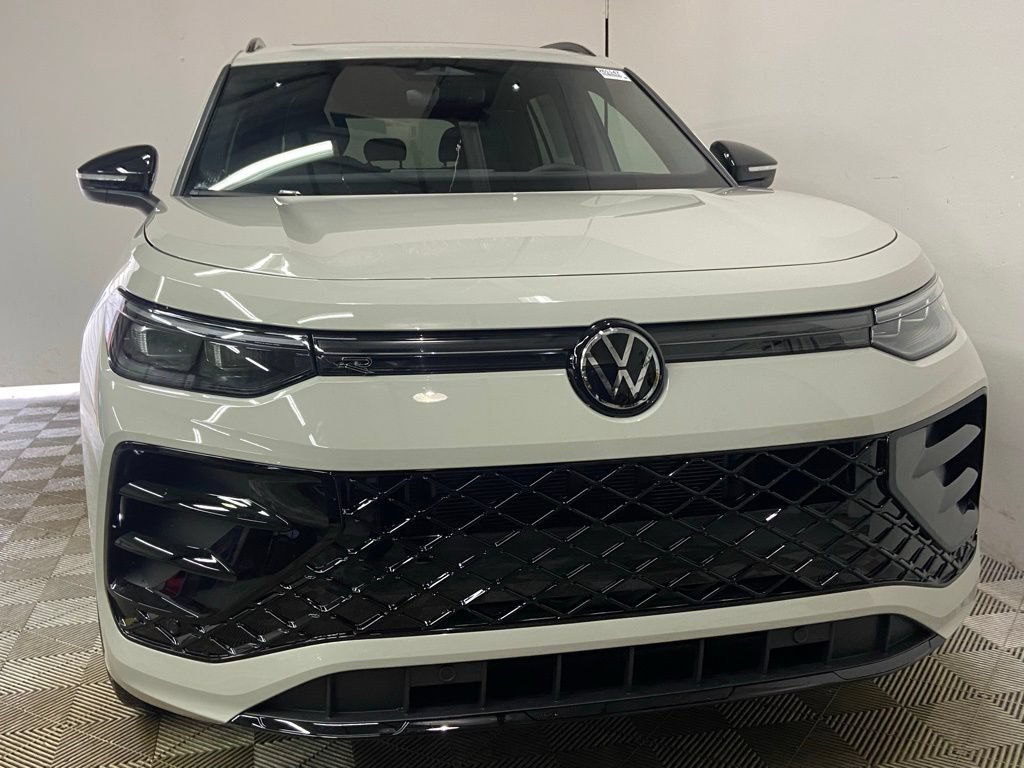 New 2026 Volkswagen Tiguan SE R-Line AWD/4WD image 2