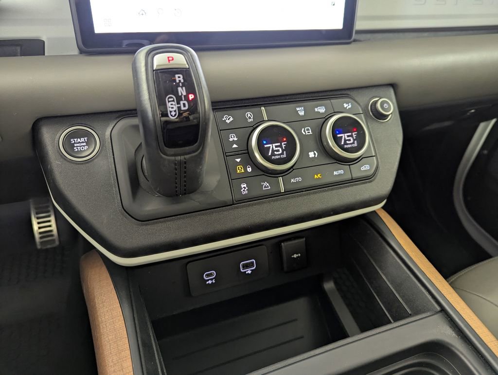 Used 2020 Land Rover Defender 110 HSE image 8
