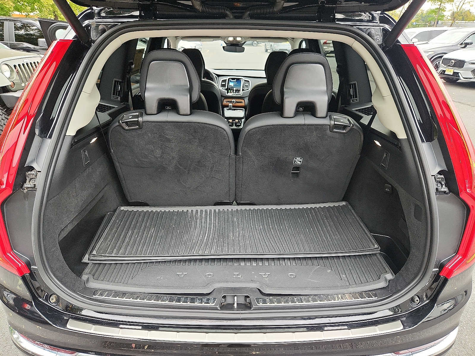 Certified 2024 Volvo XC90 B6 Plus w/ Protection Package Premier AWD/4WD image 26