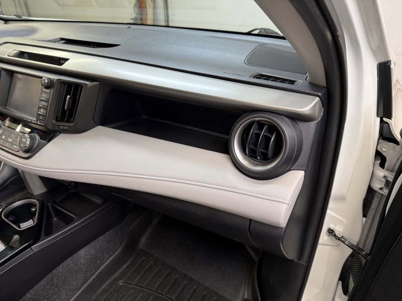 Used 2017 Toyota RAV4 Limited w/ Protection Package image 39