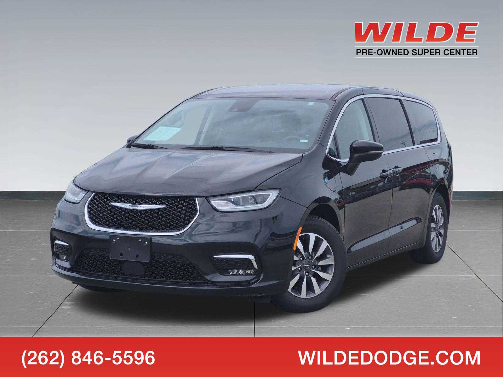 Used 2023 Chrysler Pacifica Touring-L FWD image 1