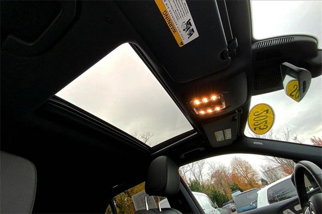 Used 2025 Mercedes-Benz GLE 350 4MATIC image 11