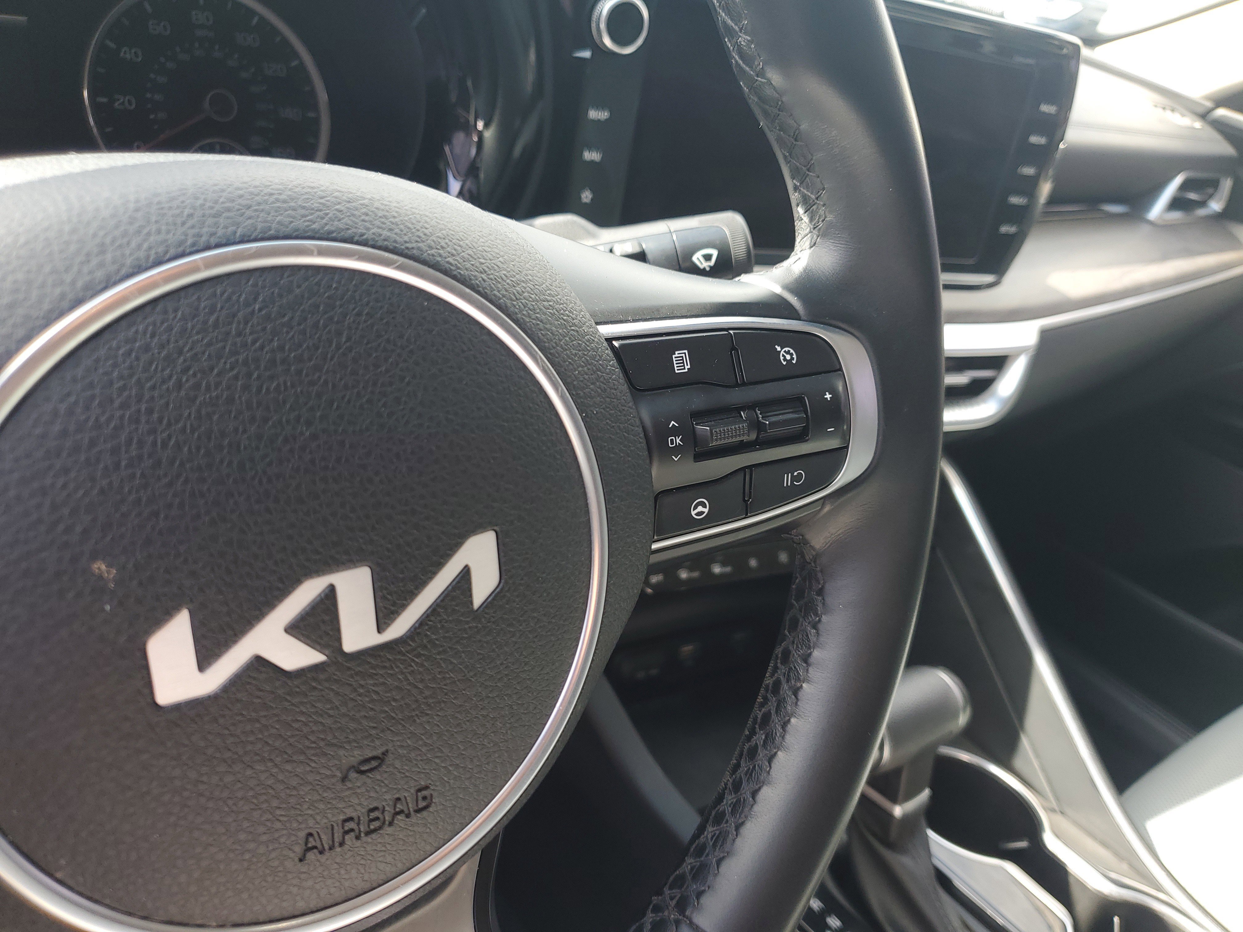 Used 2022 Kia K5 EX image 16