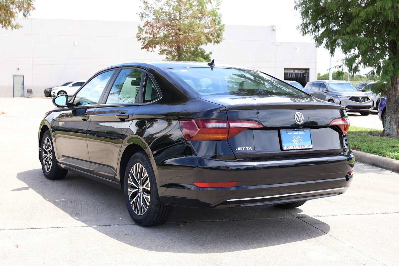 Used 2019 Volkswagen Jetta SE FWD image 4