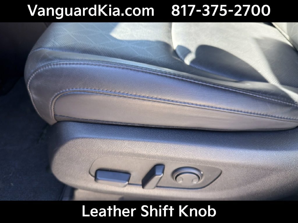 Certified 2024 Kia Carnival EX FWD image 16
