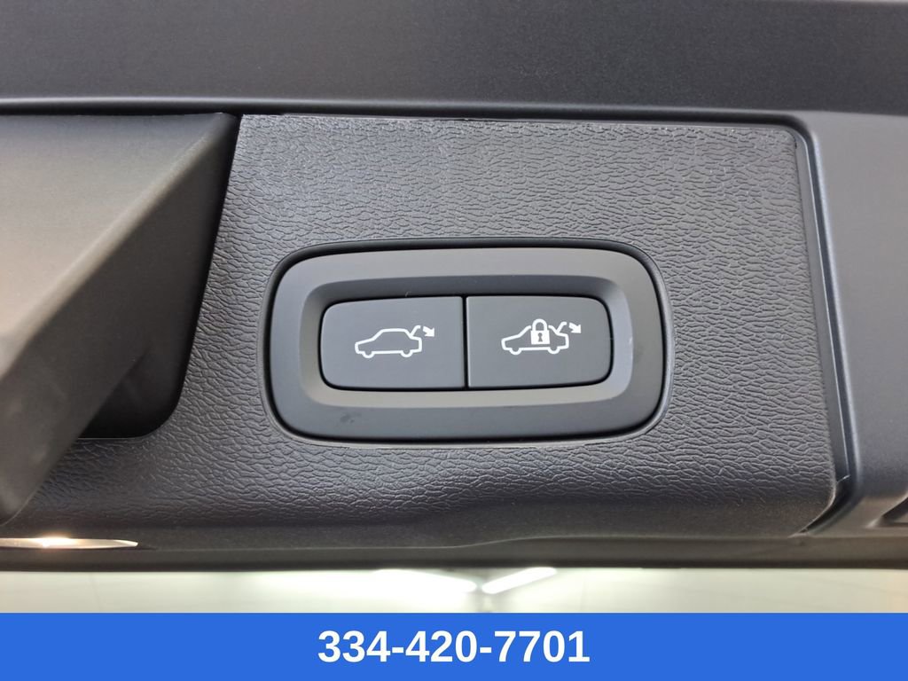 New 2026 Volvo XC60 B5 Plus w/ Climate Package image 22
