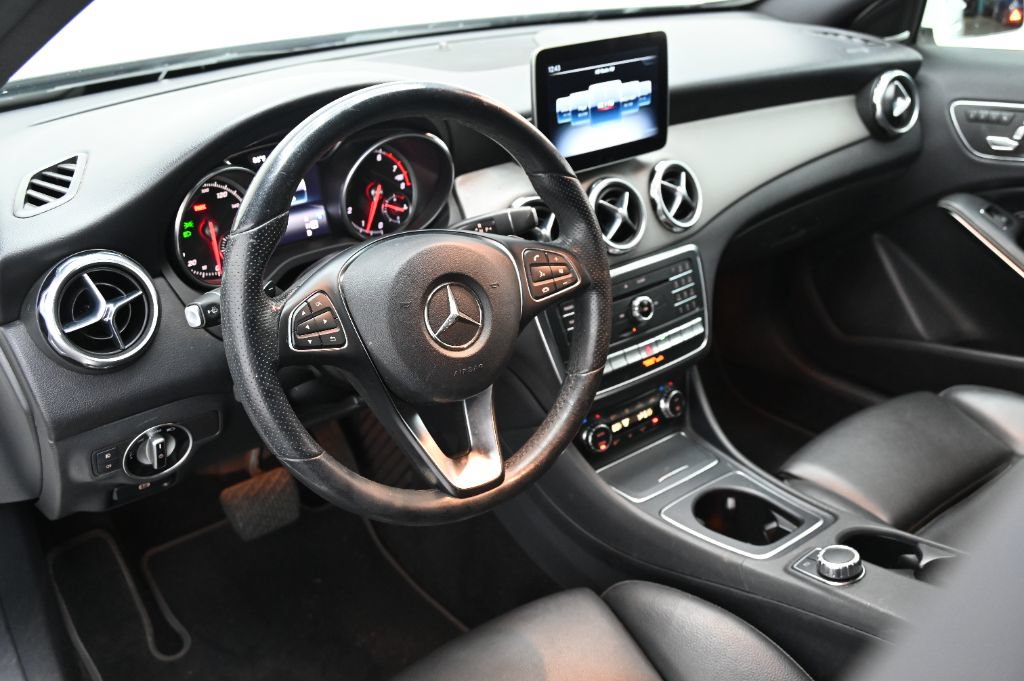 Used 2019 Mercedes-Benz GLA 250 4MATIC image 23