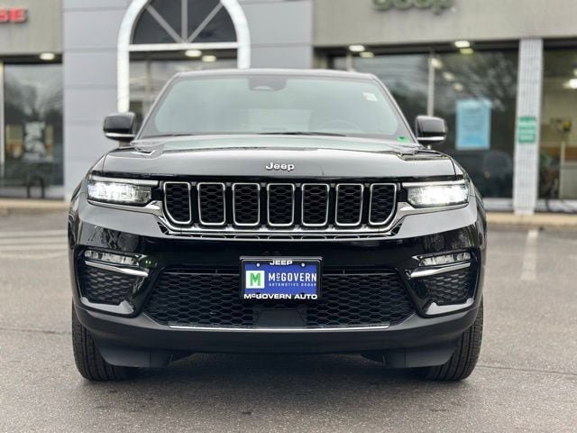 Used 2025 Jeep Grand Cherokee Limited AWD/4WD image 9