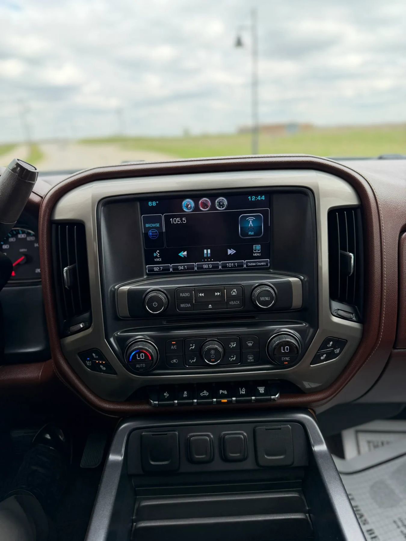 Used 2015 Chevrolet Silverado 2500 High Country AWD/4WD image 13