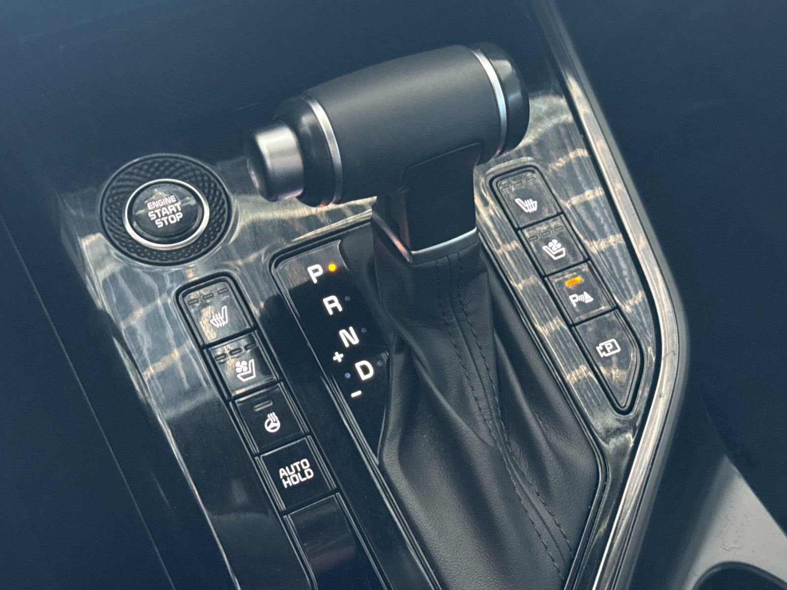 Used 2024 Kia Niro SX image 21