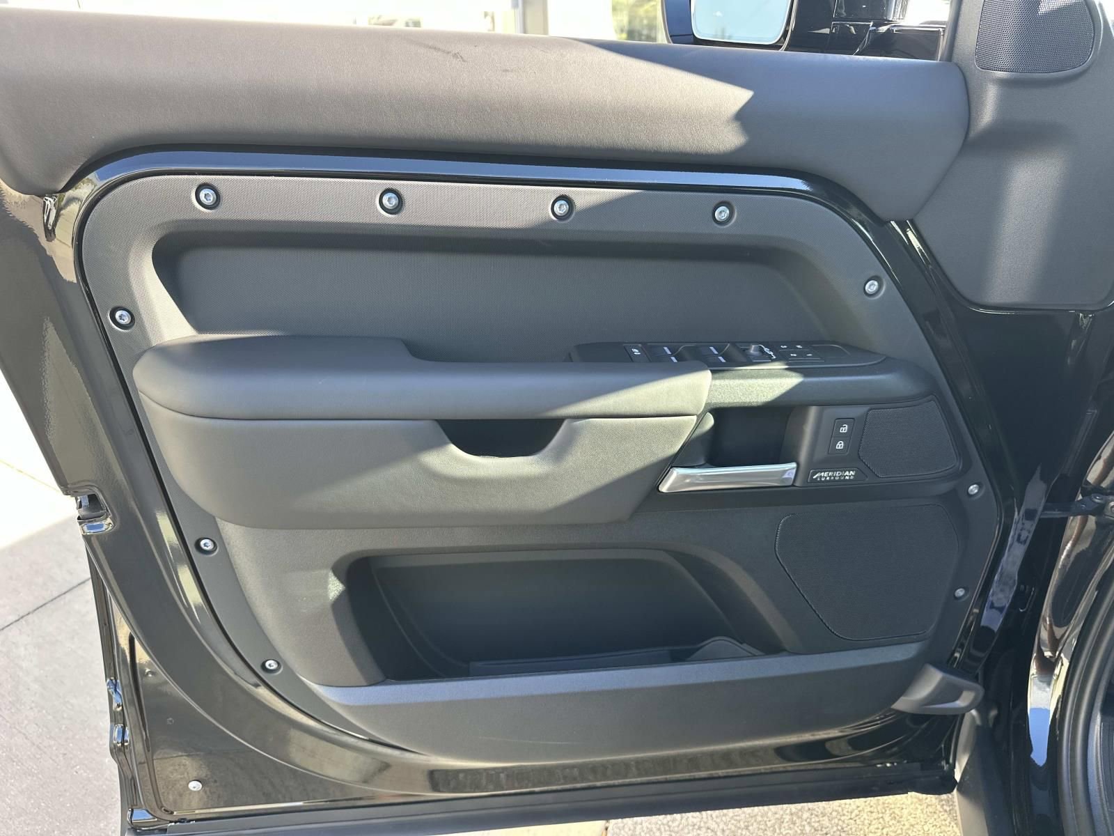 New 2026 Land Rover Defender 130 V8 image 9