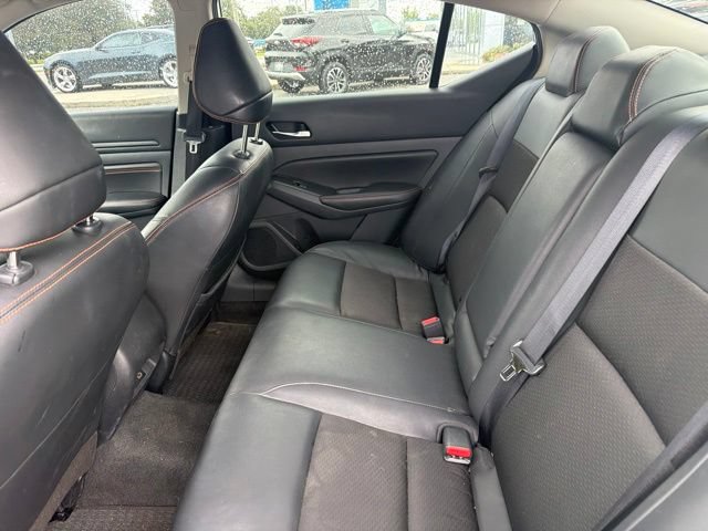 Used 2022 Nissan Altima 2.5 SR w/ Midnight Edition Package FWD image 9