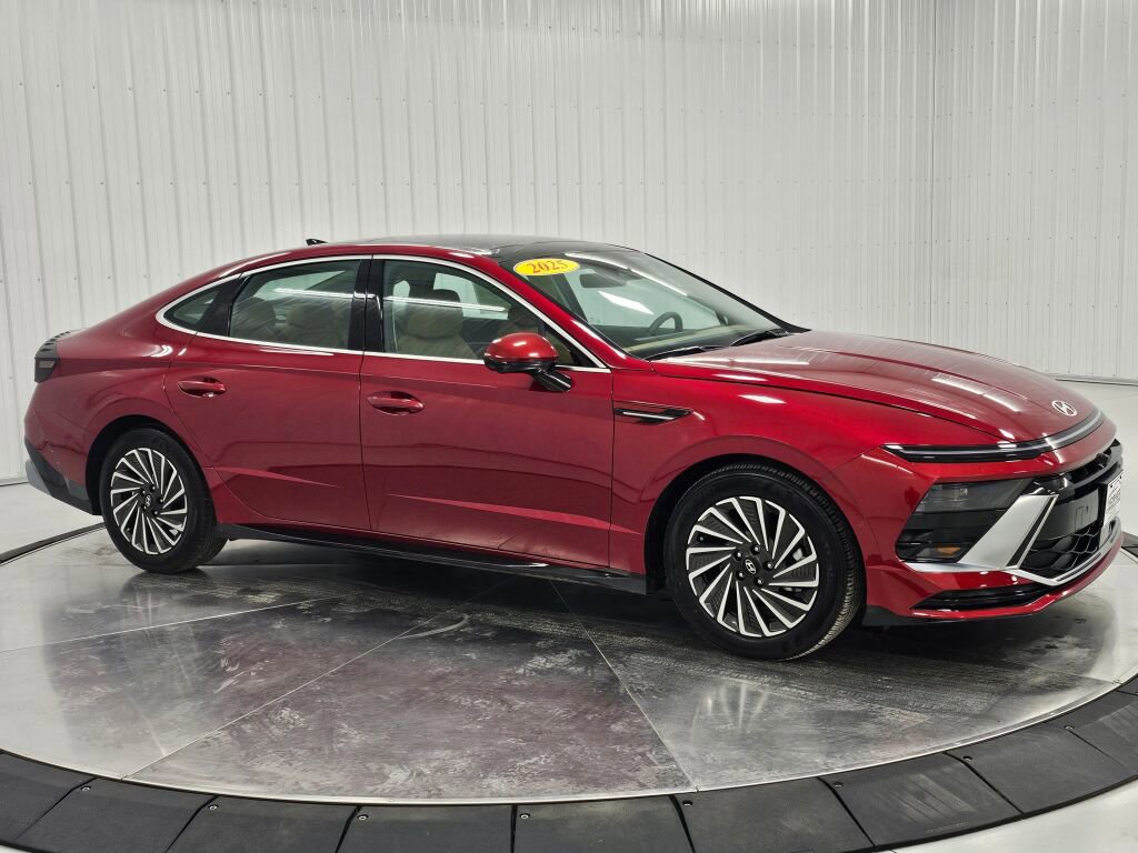 Used 2025 Hyundai Sonata Limited FWD image 7