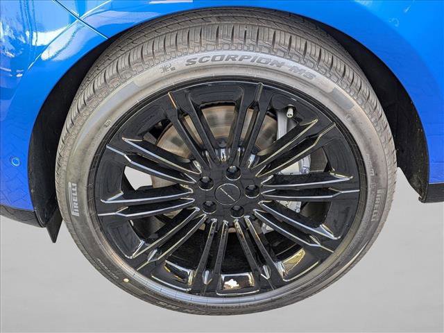 New 2026 Land Rover Range Rover Long Wheelbase SE AWD/4WD image 9