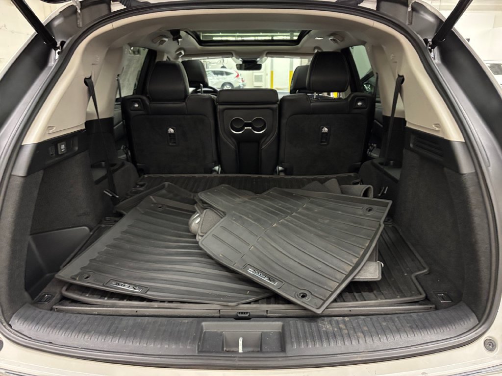 Certified 2024 Acura MDX w/ Technology Package AWD/4WD image 17