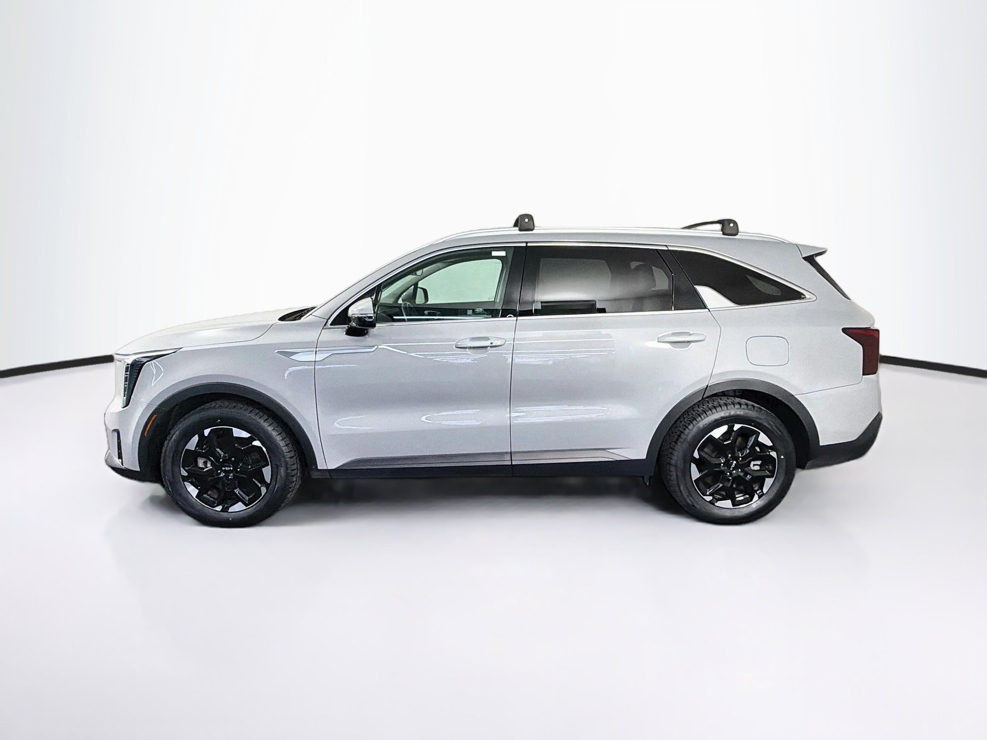 Used 2025 Kia Sorento S w/ Panoramic Sunroof Package FWD image 4