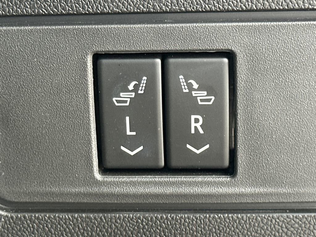 Used 2024 Cadillac XT6 Luxury image 34