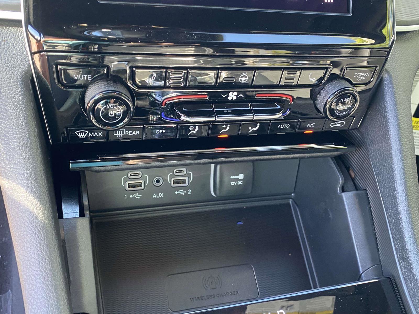 New 2025 Jeep Grand Cherokee Altitude image 8