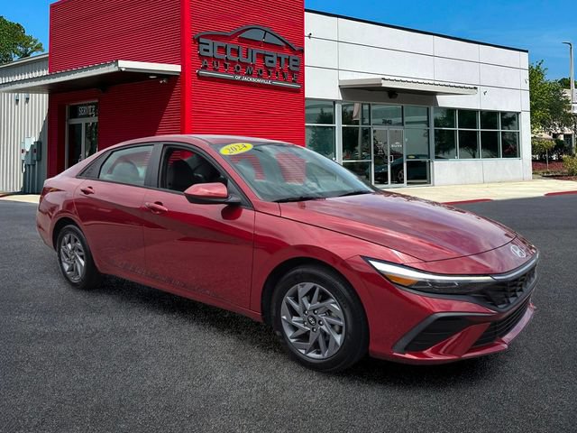 Used 2024 Hyundai Elantra SEL FWD image 7