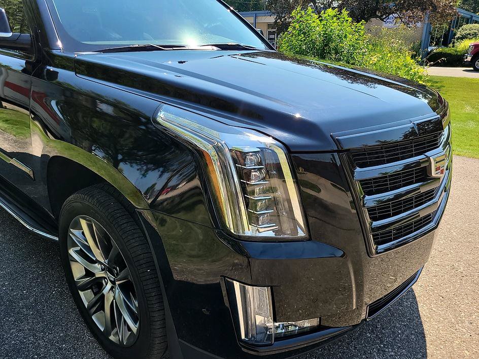Used 2020 Cadillac Escalade Luxury w/ Escalade Sport Edition AWD/4WD image 11