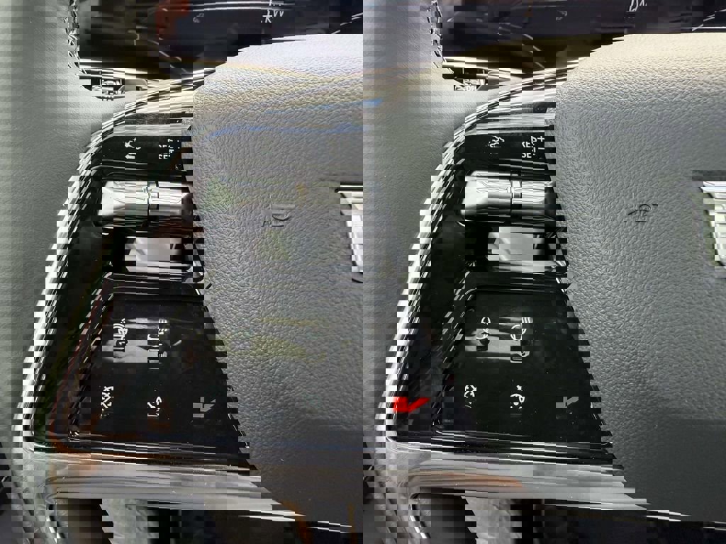 New 2026 Cadillac Vistiq Luxury w/ LPO, Floor Liner Package image 25