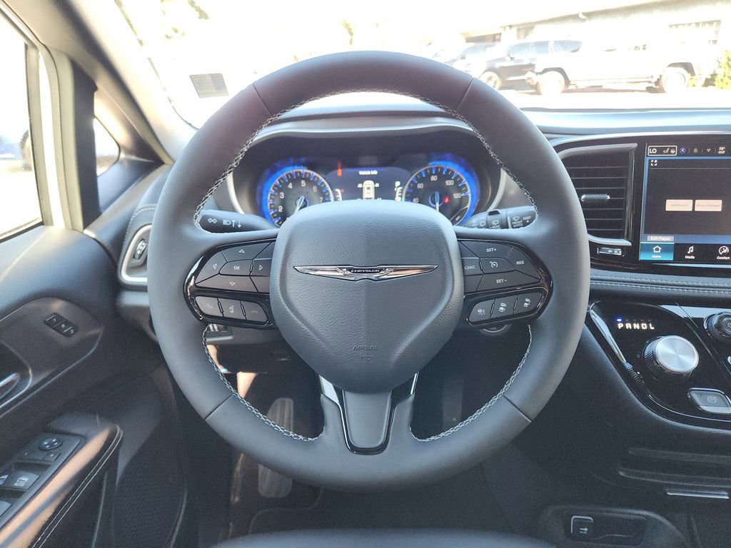 New 2026 Chrysler Pacifica Select w/ S Appearance Package image 14