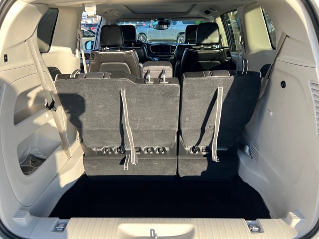 Used 2024 Chrysler Pacifica Limited image 21