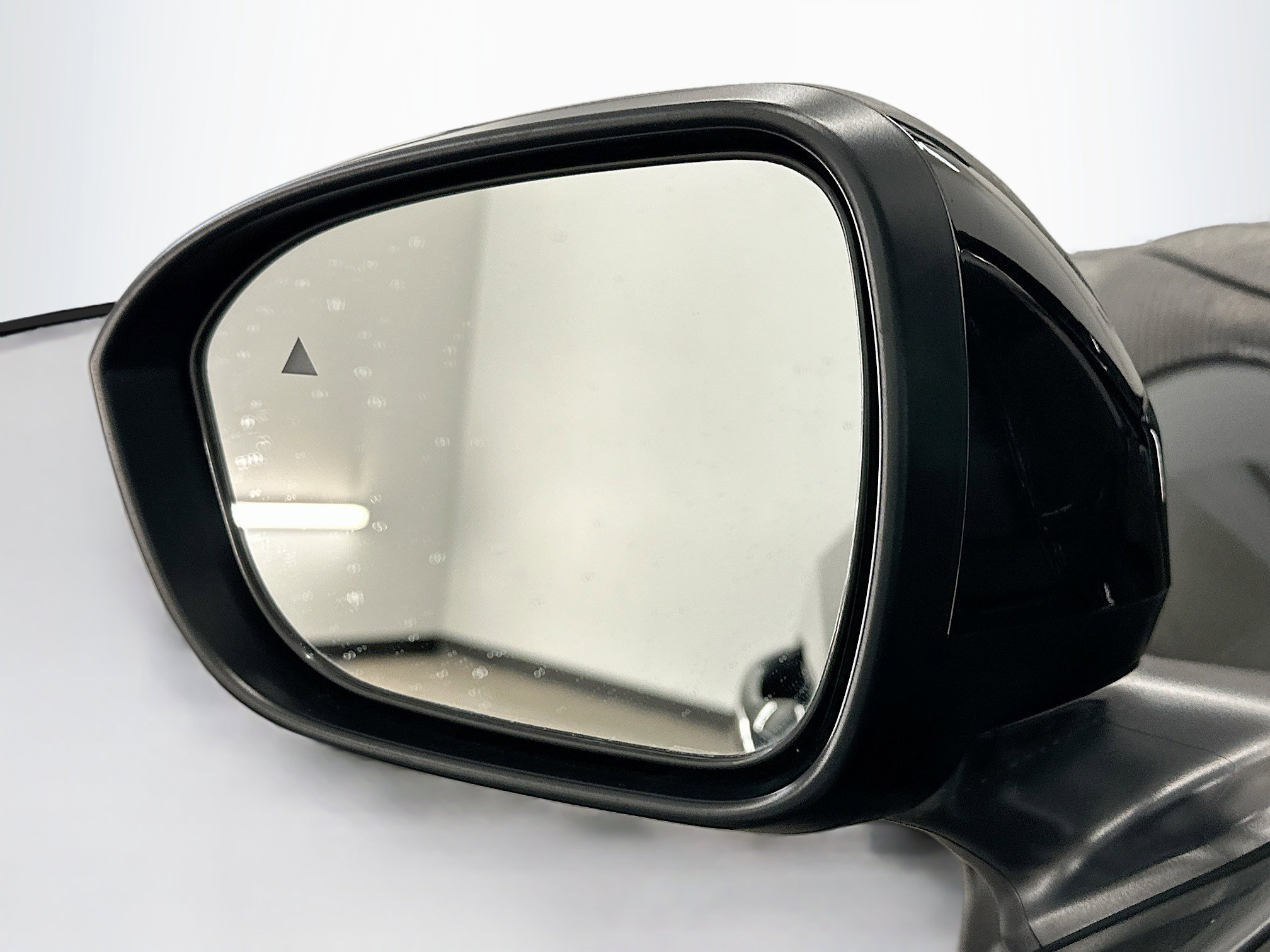 Used 2025 Nissan Kicks SR image 16