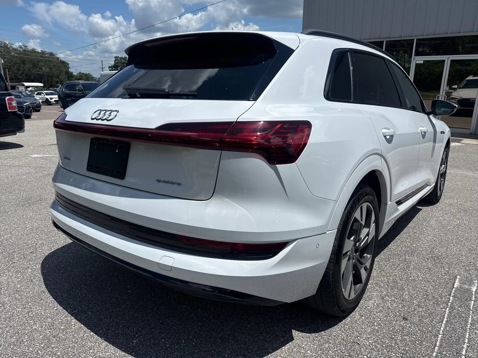 Used 2021 Audi e-tron Premium w/ Convenience Plus Package AWD/4WD image 7