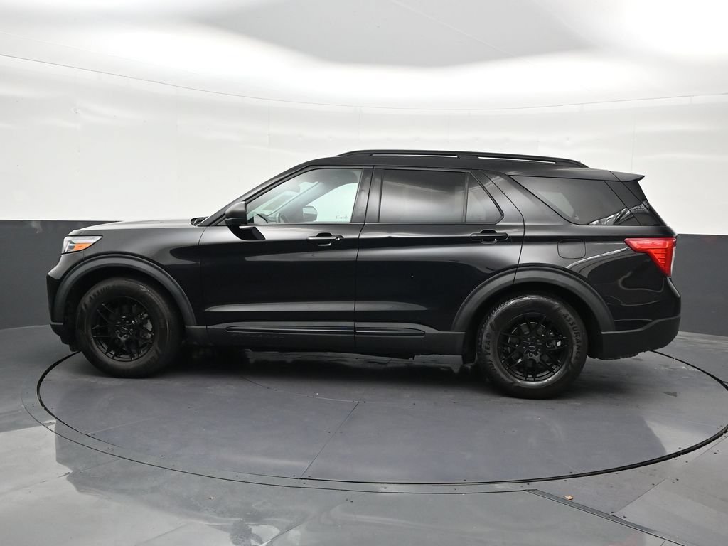 Used 2021 Ford Explorer XLT RWD image 2