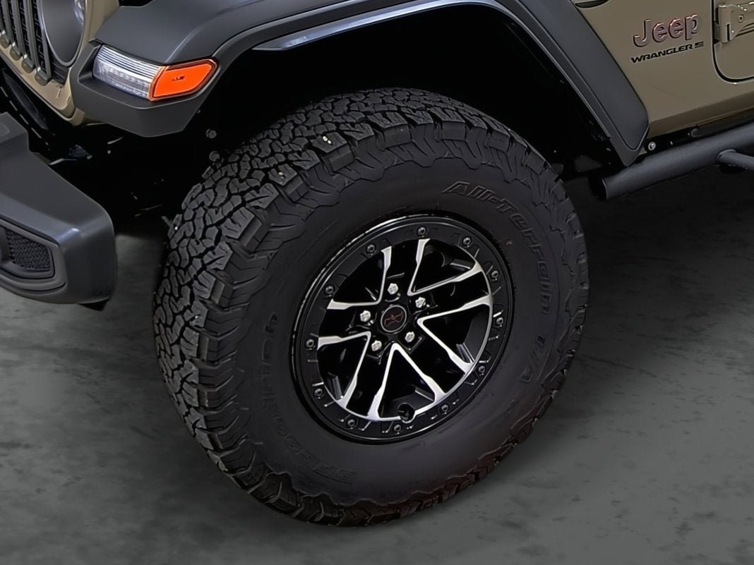 Used 2025 Jeep Wrangler Unlimited Rubicon w/ XTREMEE 35" Tire Package AWD/4WD image 7