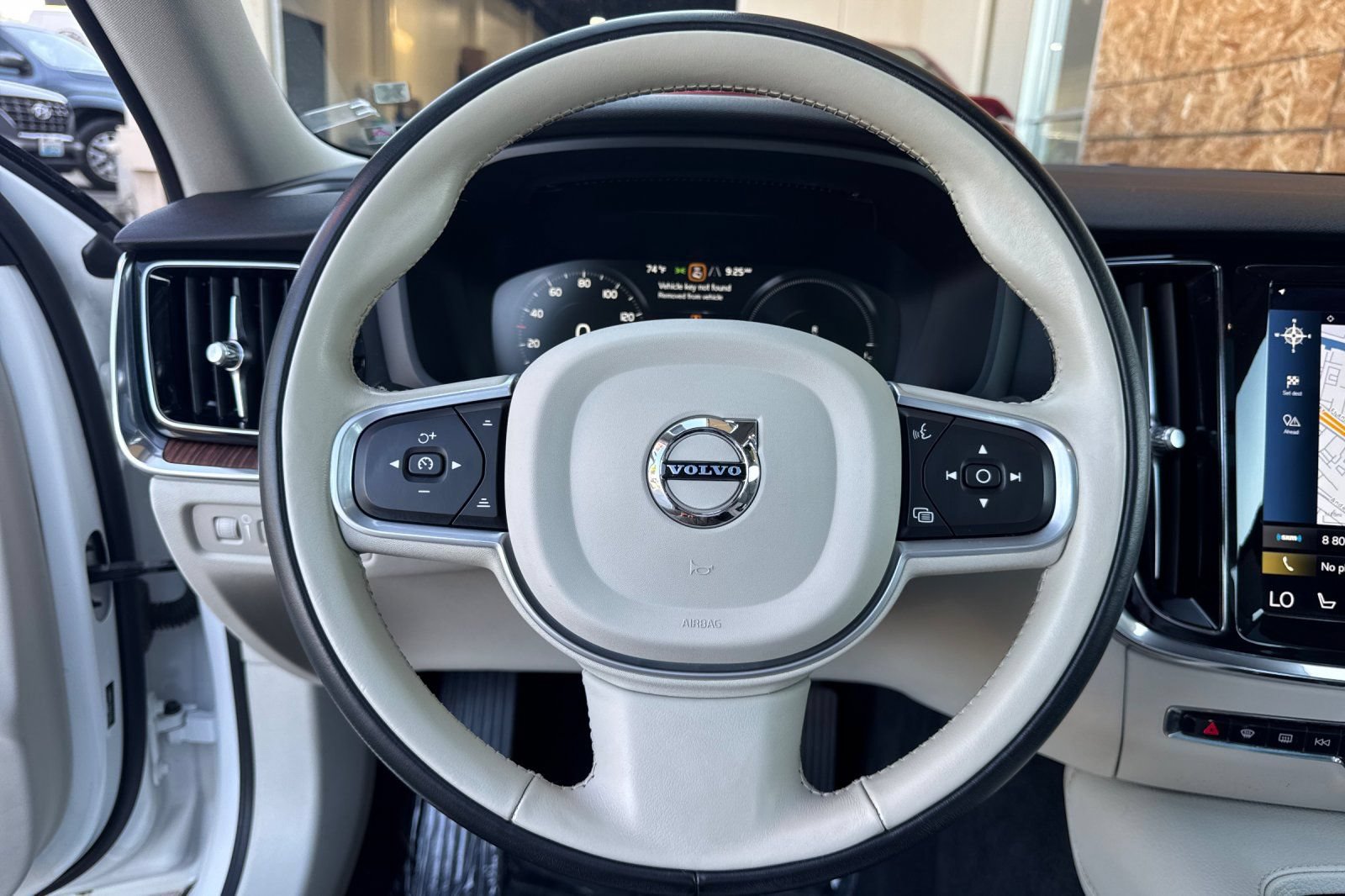 Used 2022 Volvo S60 T8 R-Design Expression w/ Premium Package AWD/4WD image 25
