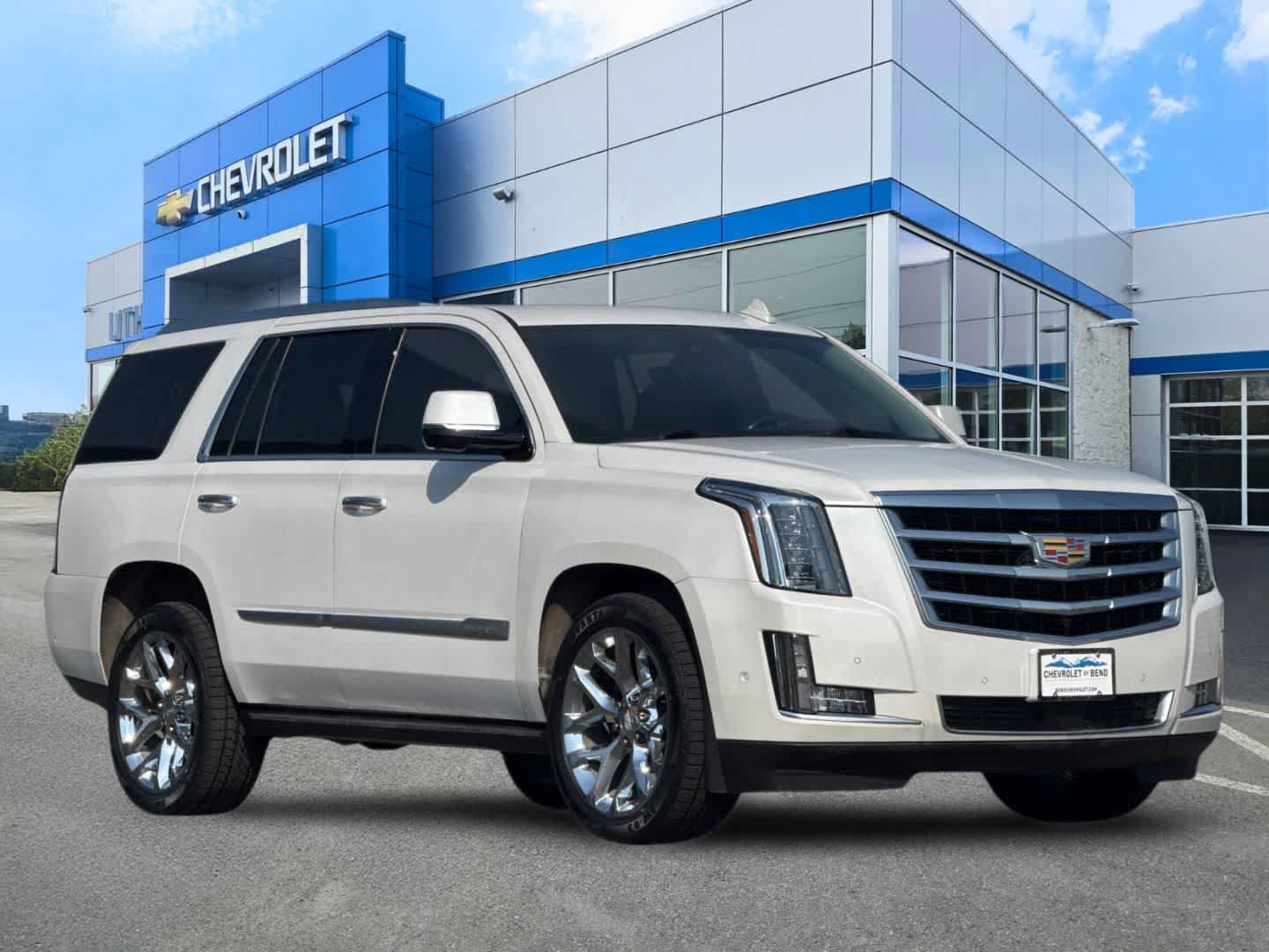 Used 2020 Cadillac Escalade Premium Luxury AWD/4WD image 9