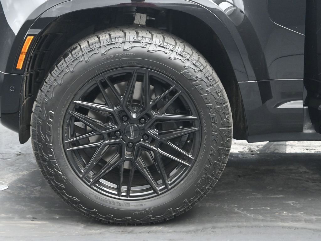 Used 2026 Land Rover Defender 110 X-Dynamic SE image 35