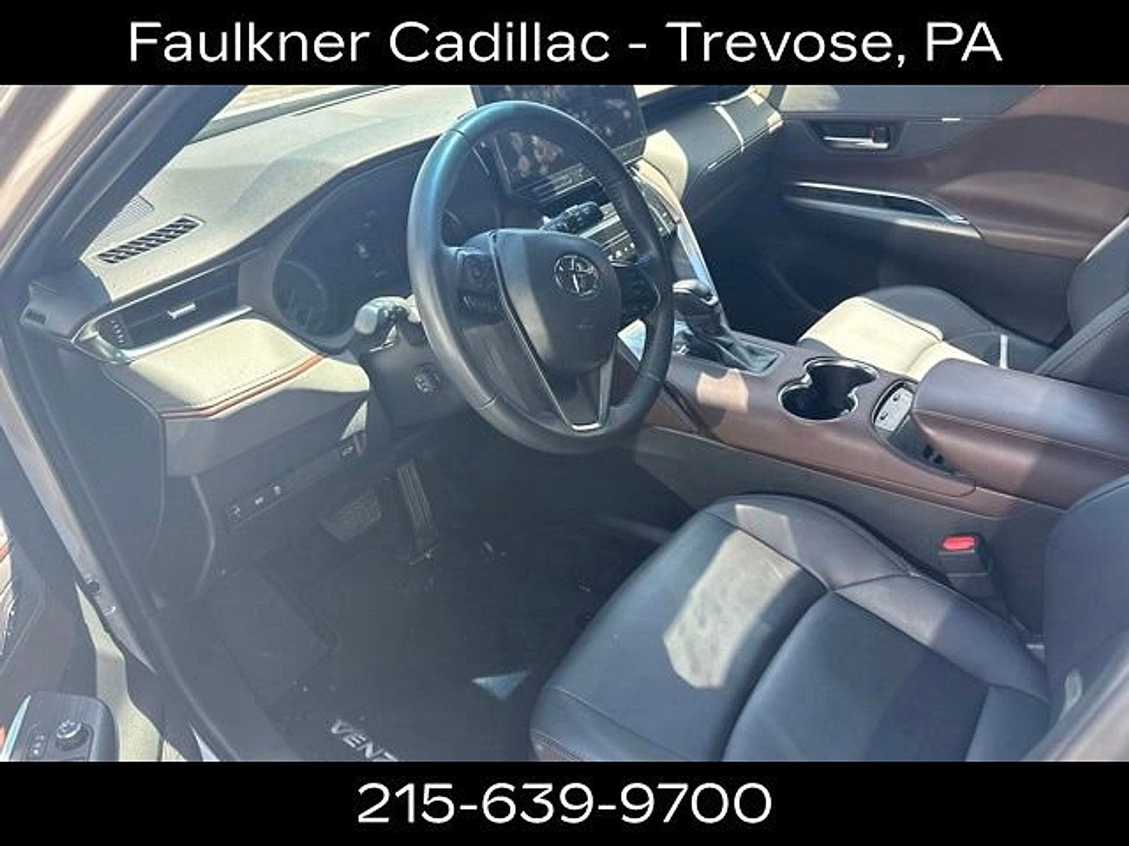 Used 2024 Toyota Venza XLE AWD/4WD image 9
