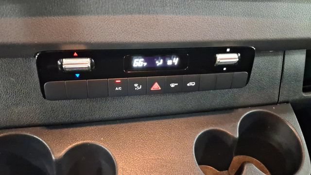 Used 2024 Mercedes-Benz Sprinter 2500 image 28