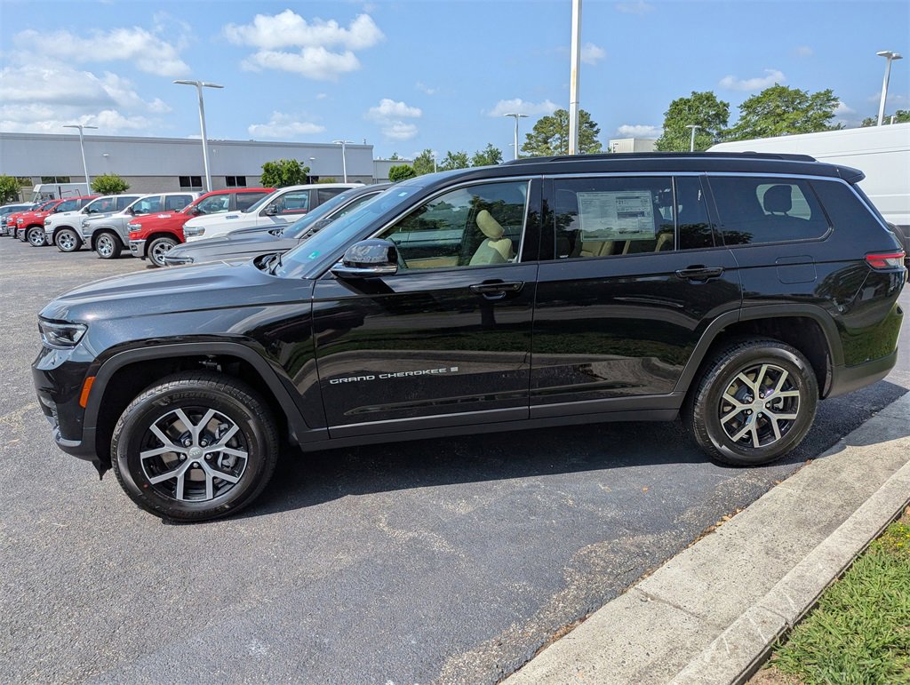 New 2025 Jeep Grand Cherokee L Limited w/ Luxury Tech Group II image 5