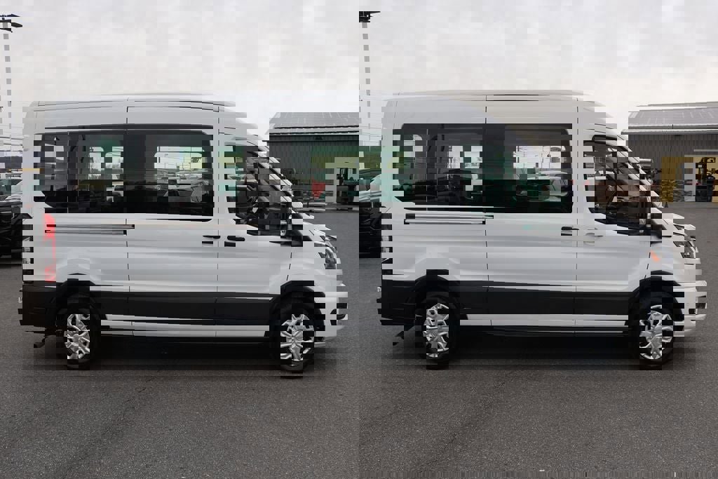 Used 2023 Ford Transit 350 XLT image 3