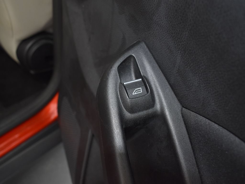 Used 2018 Ford Focus Titanium FWD image 14