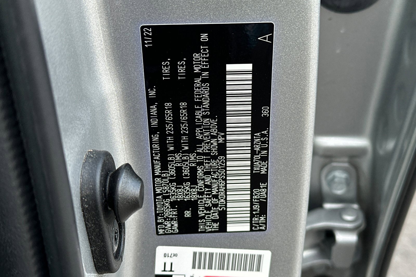 Used 2023 Toyota Highlander L image 28