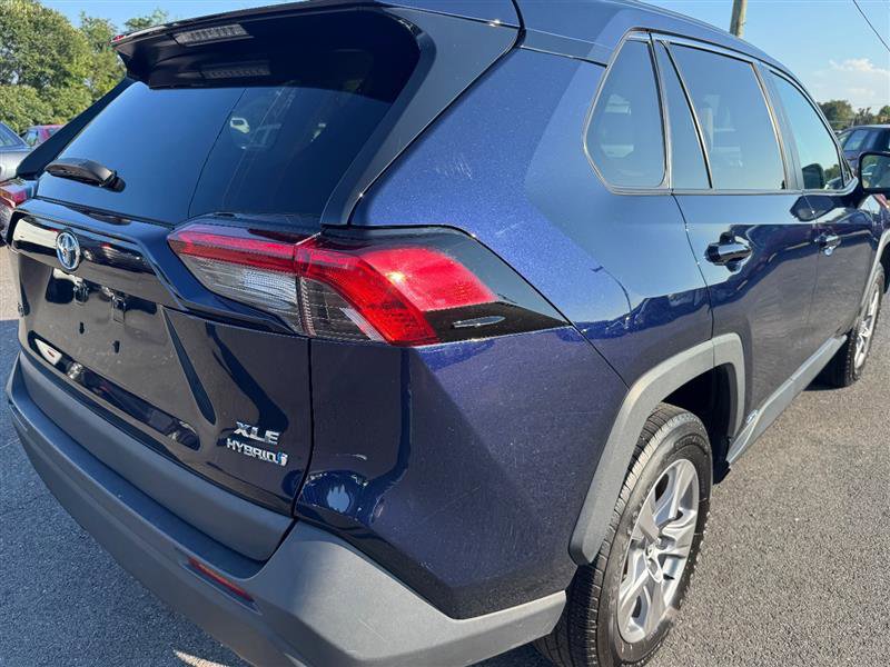 Used 2022 Toyota RAV4 XLE image 29