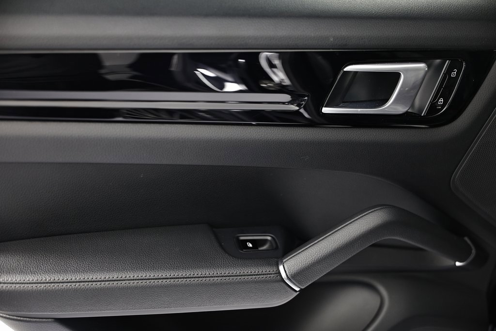 Certified 2020 Porsche Cayenne image 22